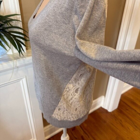 Banana Republic Factory Women's Medium Gray V Neck Sweater Lace Back Mixed Media - Picture 11 of 16